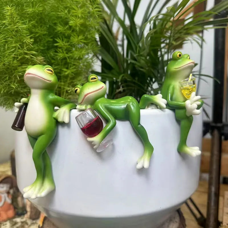 Tipsy Frog Pot Hanger
