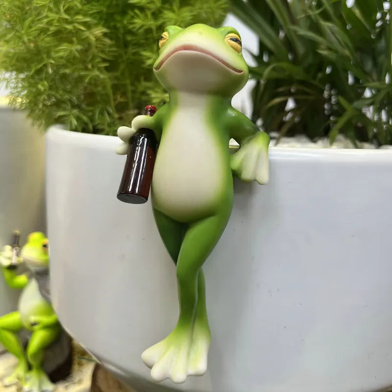 Tipsy Frog Pot Hanger