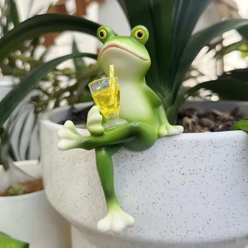 Tipsy Frog Pot Hanger