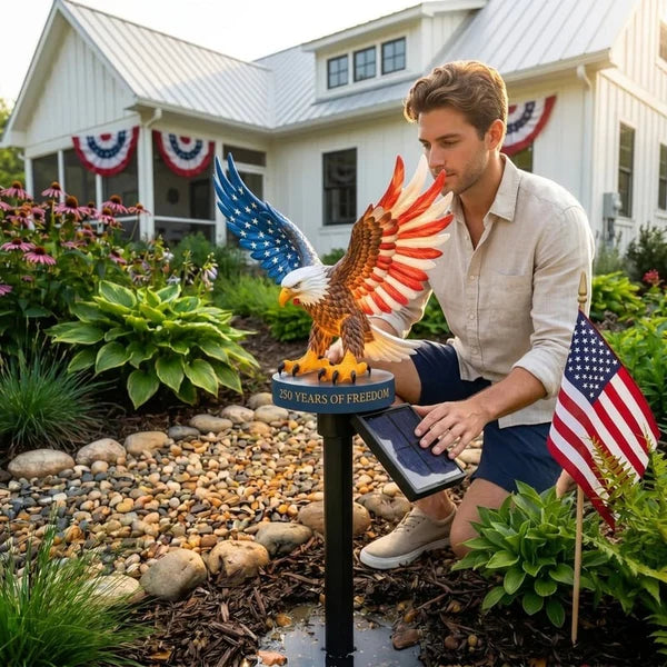 Solar Eagle Garden Light